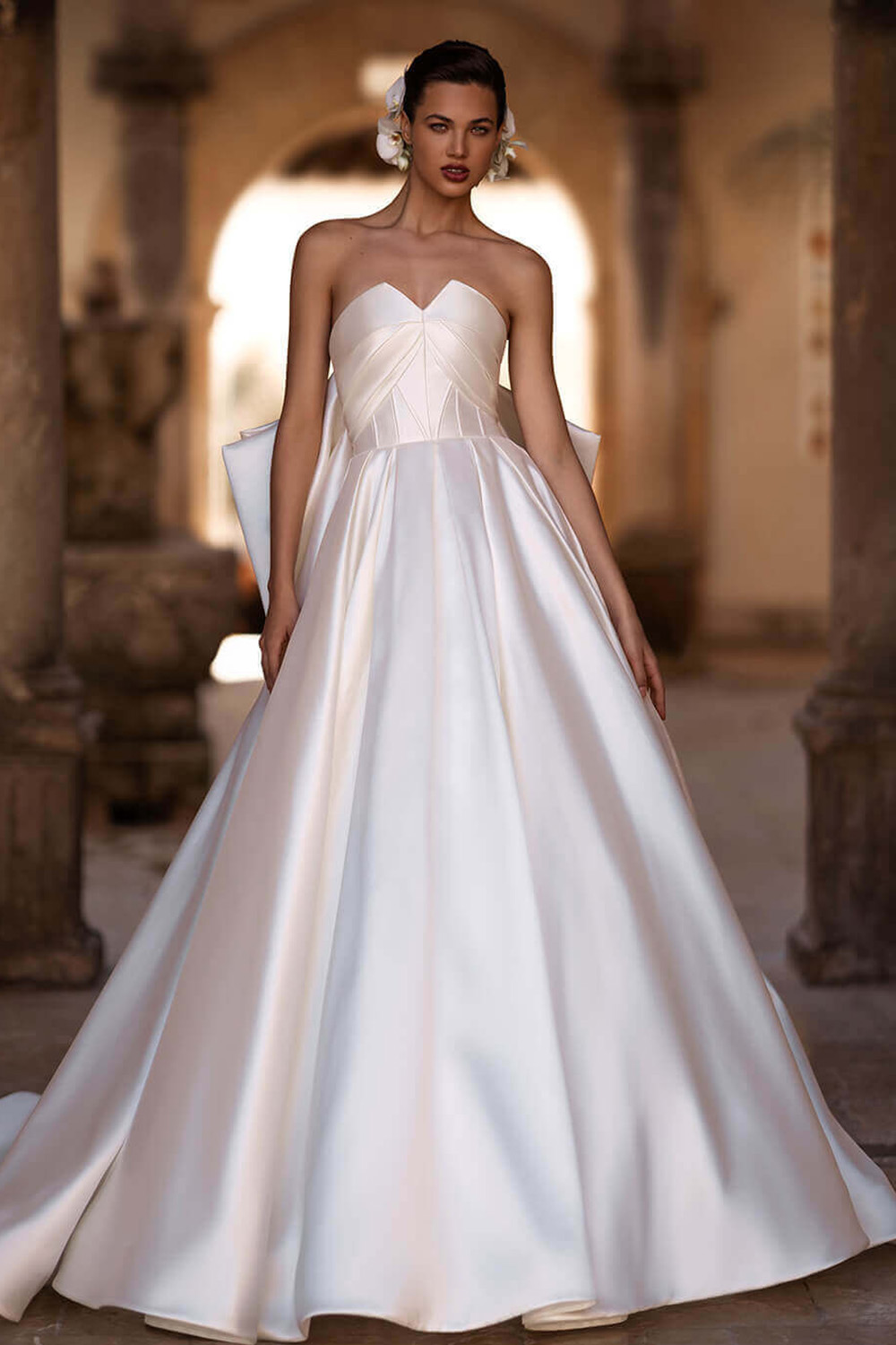 Glossy wedding dress